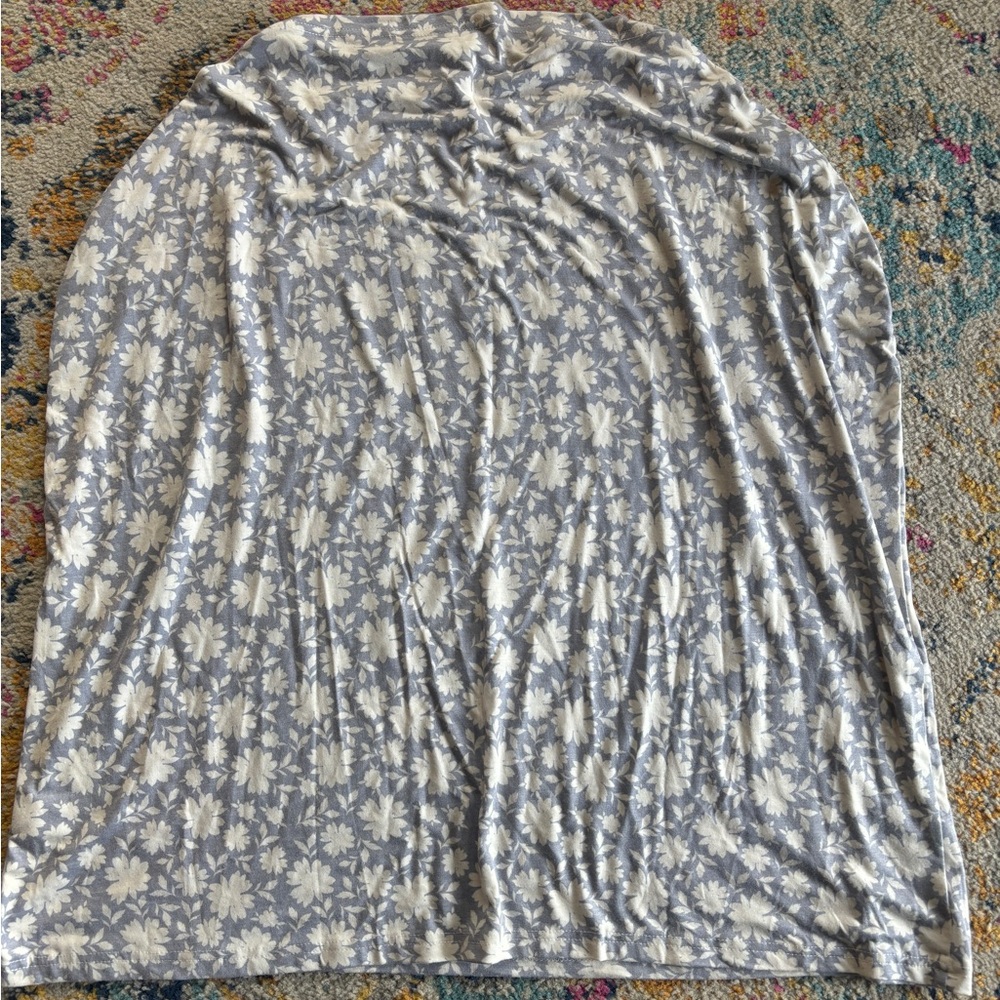 Lavender and White Floral Print Nursing and Car Seat Cover
